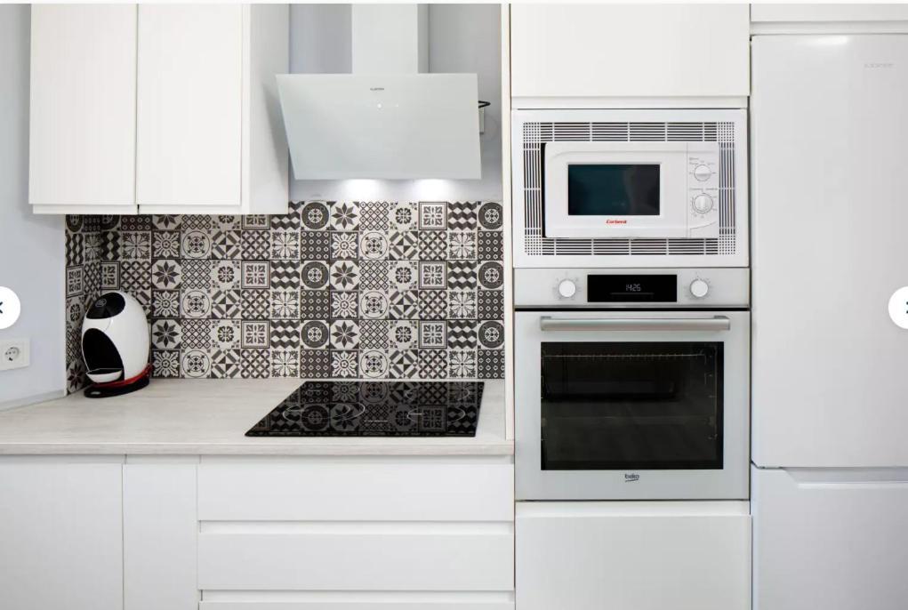Apartamentos Lolitalola Holidays 살로브레나 외부 사진